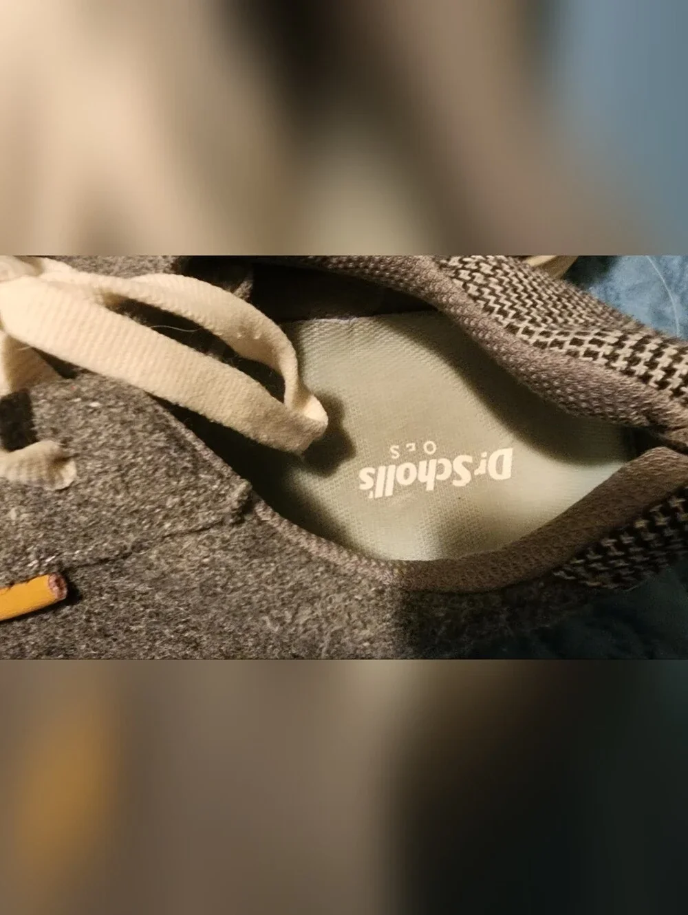 Dr. Scholl's Gray and White Womens Low-Top Sneakers Size 9